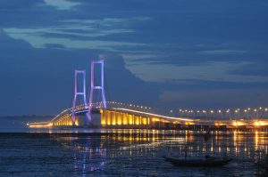 Jembatan Suramadu, Rental Mobil Surabaya 24 Jam Nonstop