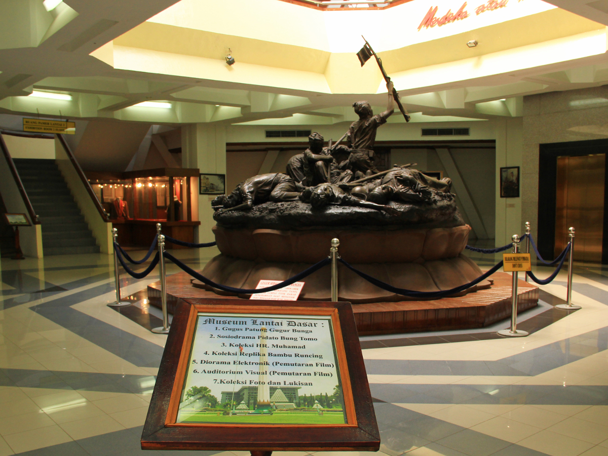 Museum 10 November, Sewa Mobil Surabaya