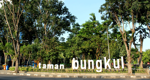 Taman Bungkul Surabaya, sewa innova surabaya