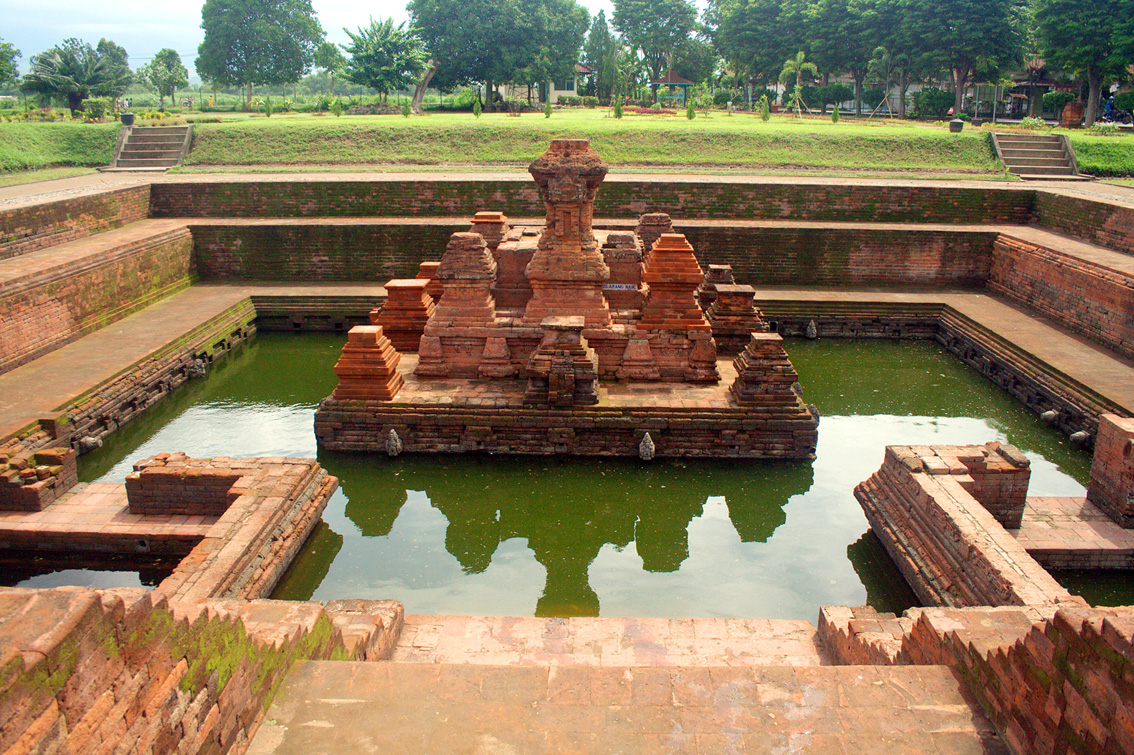 candi tikus, rental mobil Innova Mojokerto