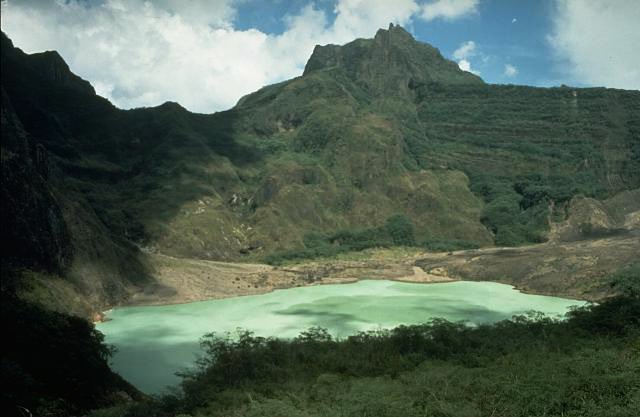 gunung kelud, sewa mobil innova kediri
