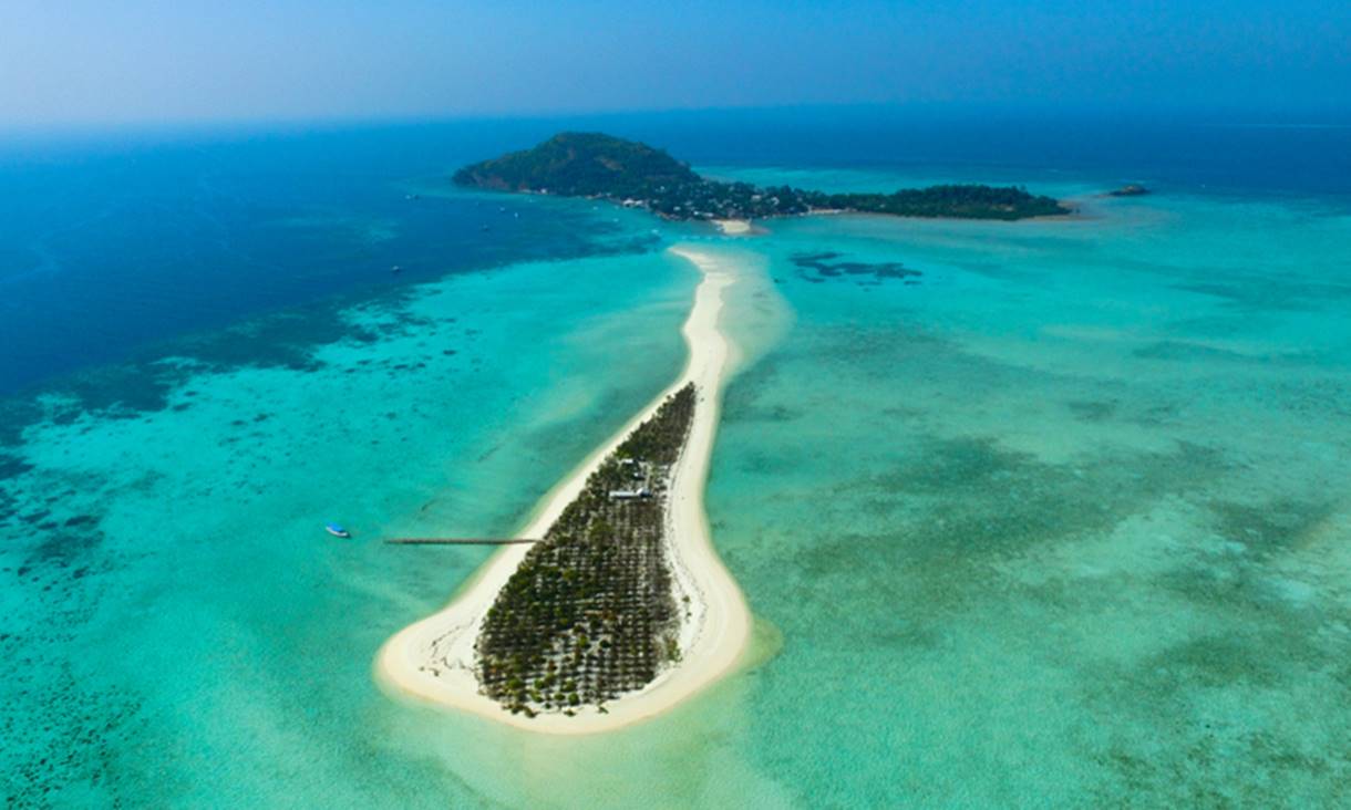 pulau bawean, rental mobil Alphard Gresik