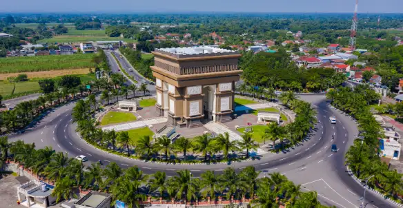simpang lima gumul, rental mobil Pajero Kediri