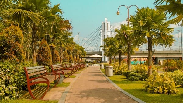 taman brantas kediri, rental mobil avanza kediri