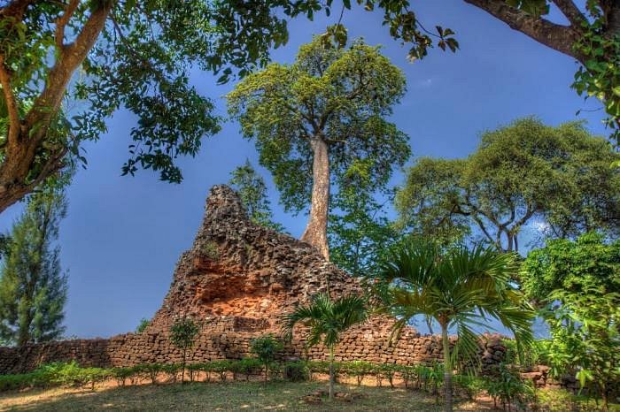 candi lor, rental mobil Zenix Nganjuk