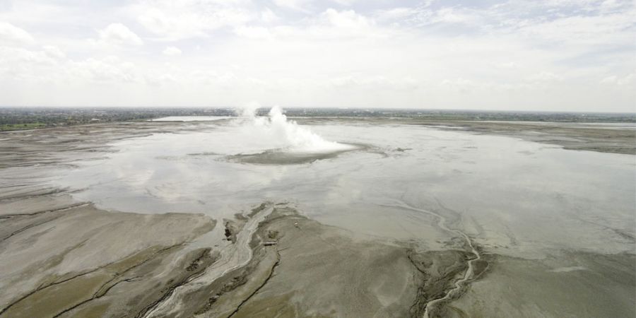lumpur lapindo, sewa mobil alphard sidoarjo