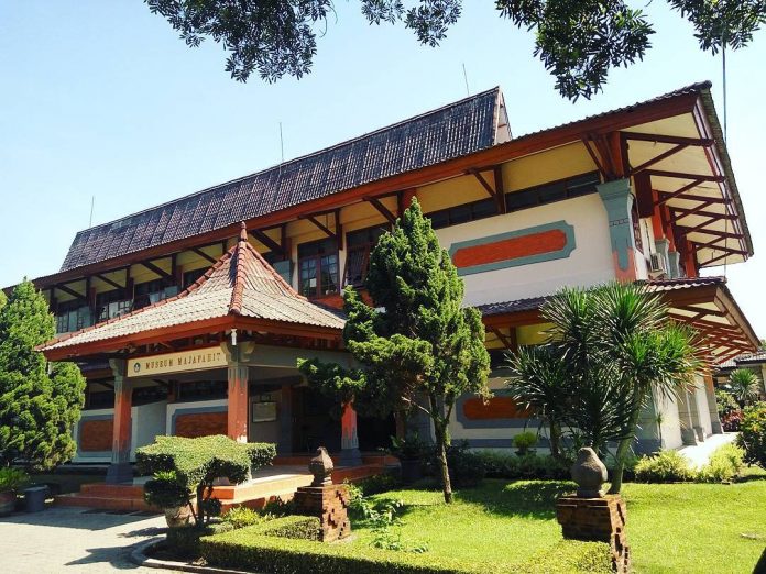 museum trowulan, sewa mobil Zenix Mojokerto