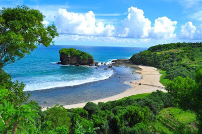pantai kondang merak, rental mobil Hiace Batu